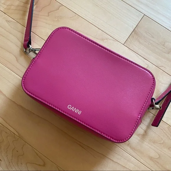 Ganni textured leather bag - Picture 3 of 11